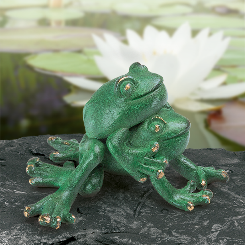 Bronzefigur Hochzeit der Laubfrösche 2 von Atelier Strassacker