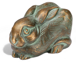 Bronzefigur «Kaninchen, ängstlich» aus dem Atelier Strassacker
