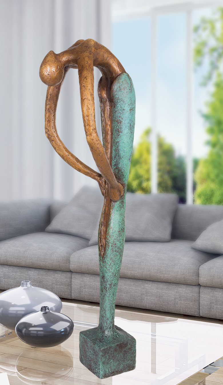 Bronzefigur Die Häutung von Andrea Kraft