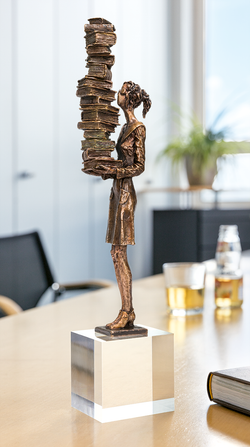 Bronzefigur Bilanz einer Buchhalterin von Vitali Safronov