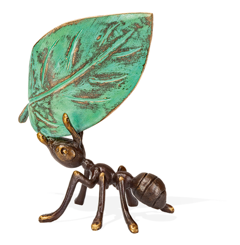 Bronzefigur «Ameise mit Blatt» aus dem Atelier Strassacker