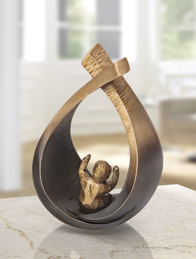 Bronzefigur «Geburt (1 Kind)» aus dem Atelier Strassacker