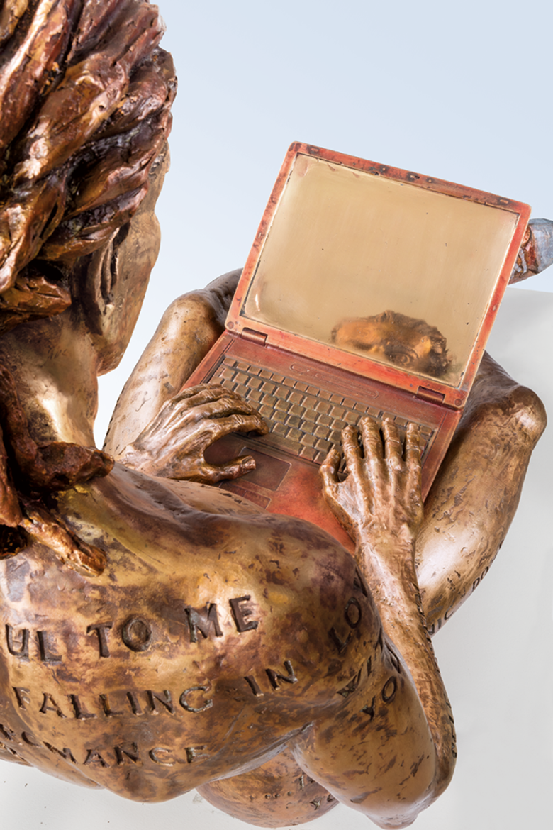 Bronzefigur Online Romance (Man) von Michal Trpak