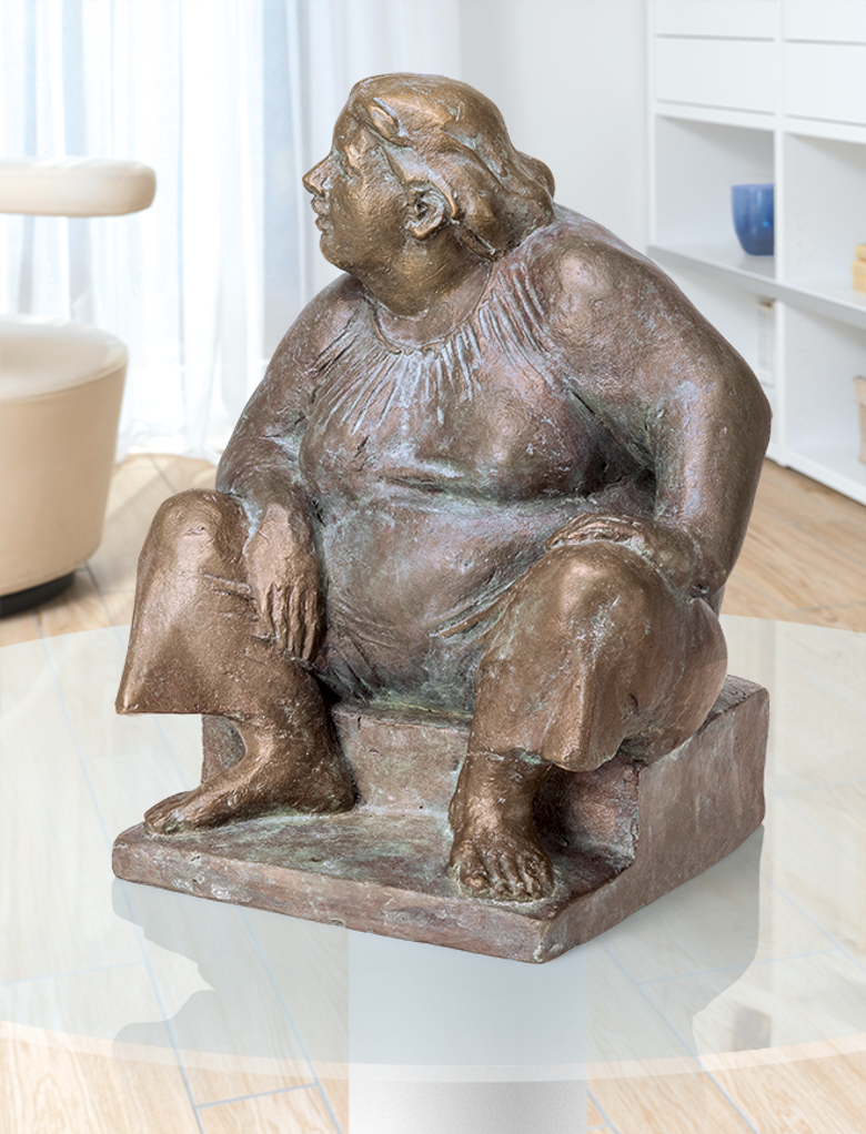 Bronzefigur Hockende von Friedhelm Zilly