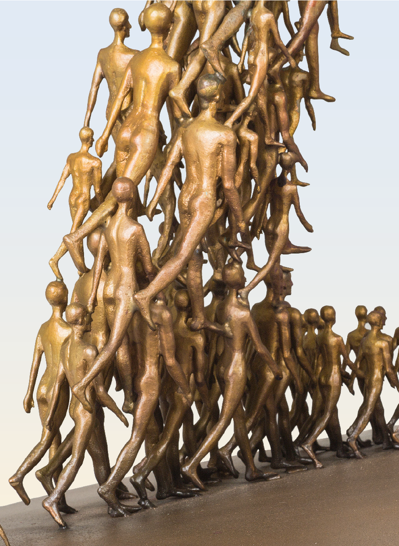 Bronzefigur Going von Michal Trpák