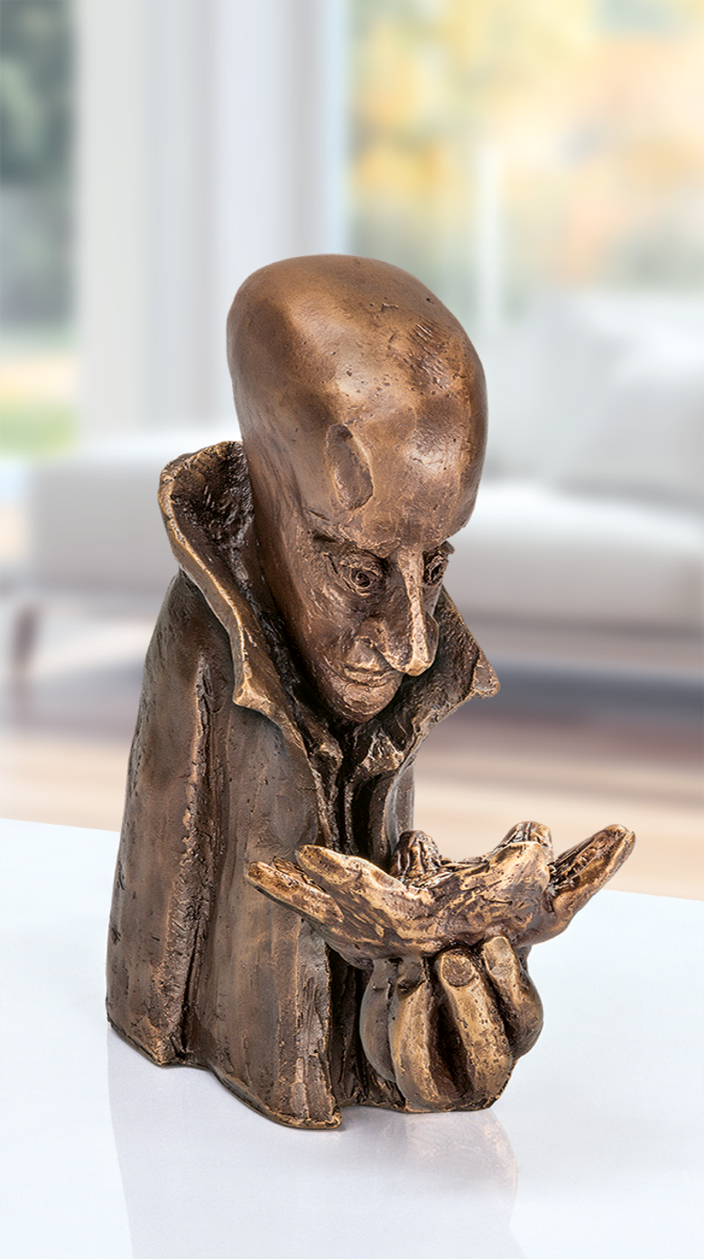 Bronzefigur »Der Sonnenwächter« von Pieter Sohl