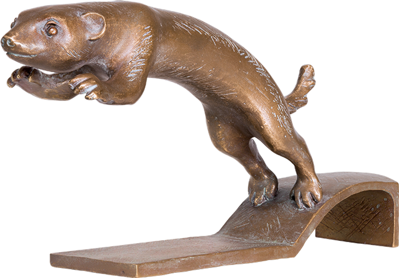 Bronzefigur Wiesel, springend von Atelier Strassacker