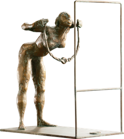 Bronzefigur Die neue Halskette von Hermann Koziol