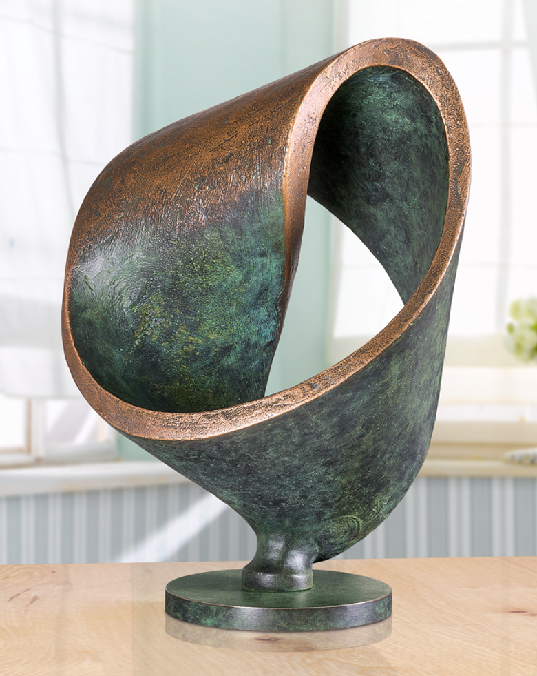 Bronzefigur Möbiusschleife von Hans Nübold