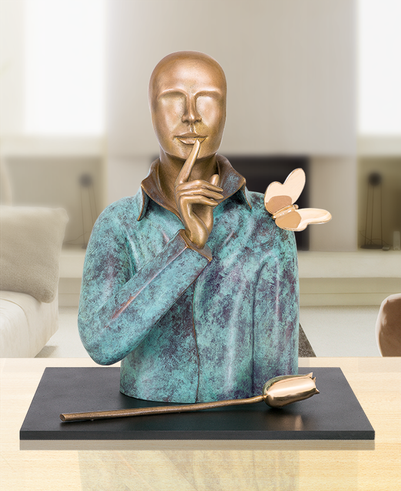 Bronzefigur Silence von Andrea Bucci