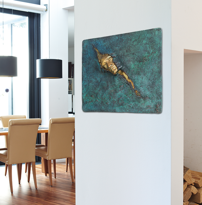 Bronzefigur Relief Metamorphose von Maria-Luise Bodirsky