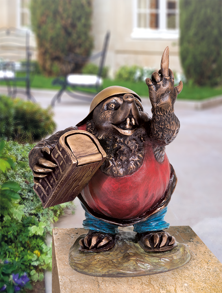 Bronzefigur Maulwurf "Stinkefinger" von Atelier Strassacker