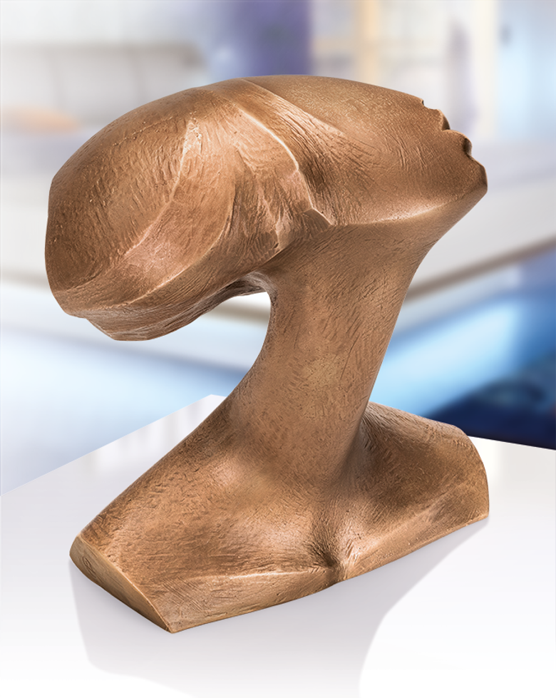 Bronzefigur Frauenkopf von Pepi Pescollderungg