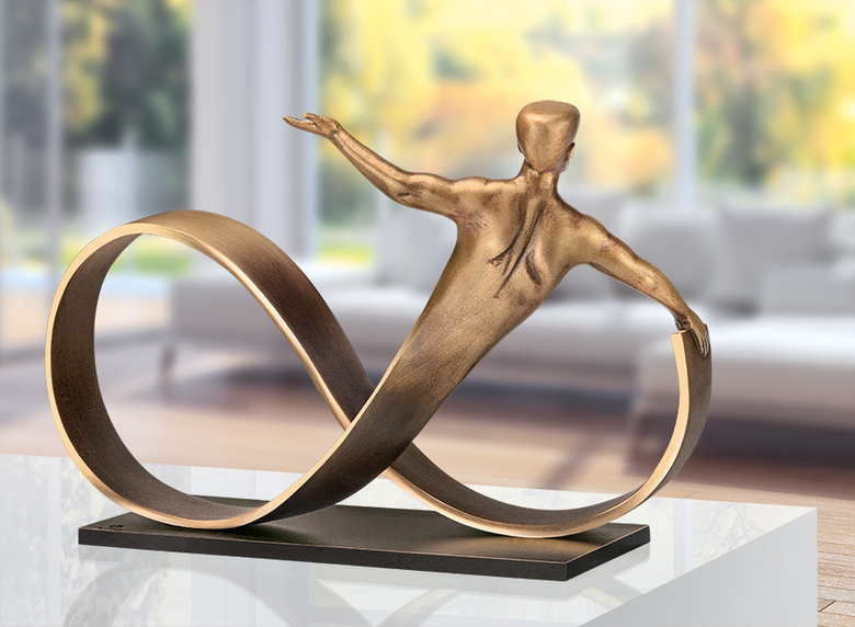 Bronzefigur «Infinity» von Annie Jungers