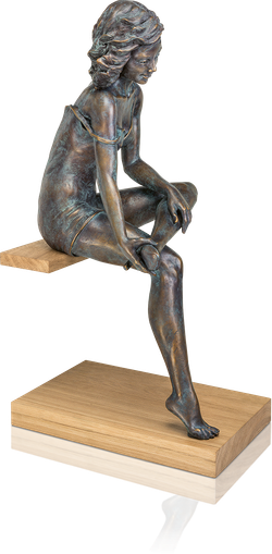 Bronzeskulptur-La-Scarpa-Frau