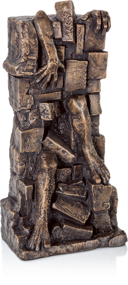 Bronzefigur In Mauern gefangen von Istvan Herold