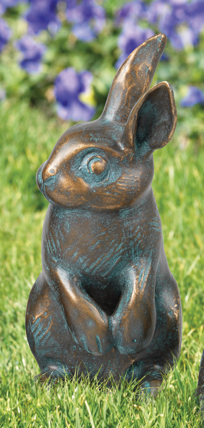 Bronzefigur Kaninchen stehend von Atelier Strassacker