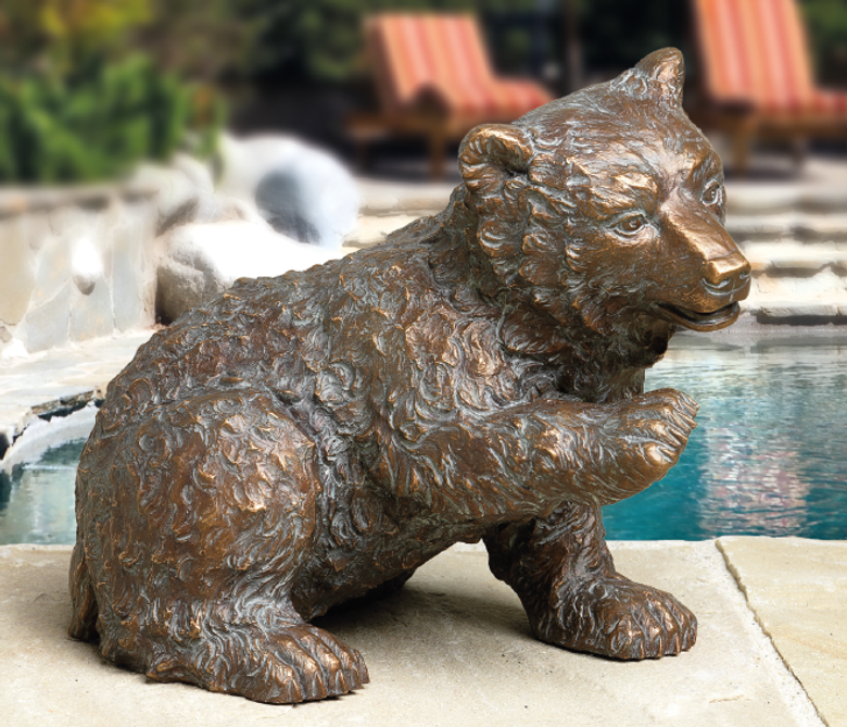 Bronzefigur Eisbär, neugierig von Atelier Strassacker