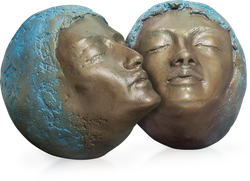 Bronzefigur Zuneigung von Maria-Luise Bodirsky