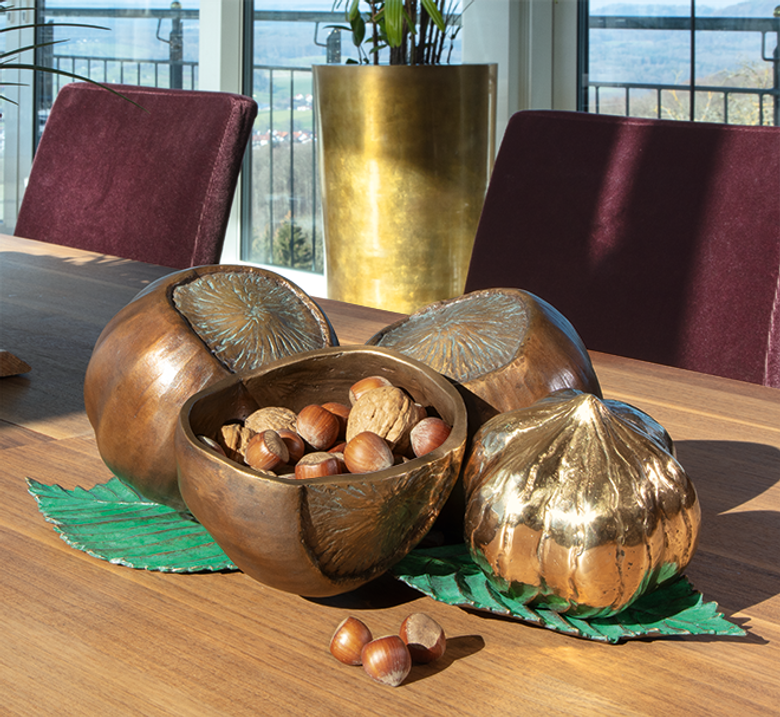Bronzefigur «Haselnuss» aus dem Atelier Strassacker