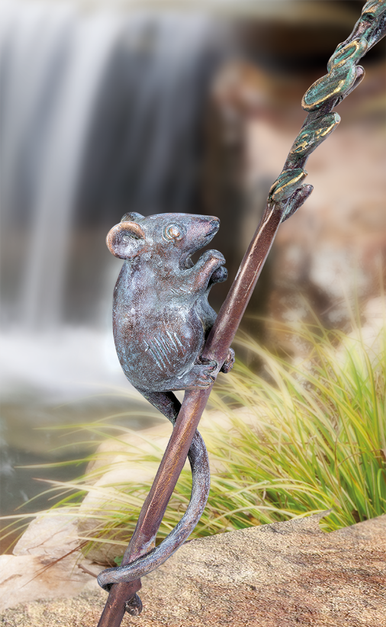Bronzefigur Halm mit Maus von Atelier Strassacker