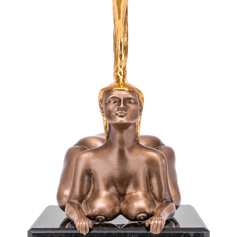 Bronzefigur »Die Sphinx mit dem Goldhelm – Miniatur« von Prof. Ernst Fuchs