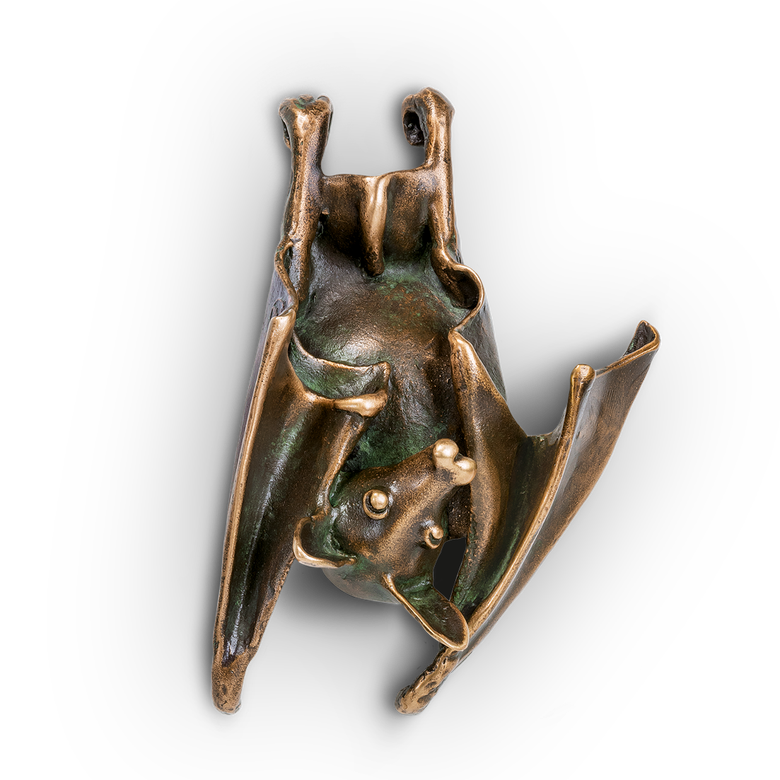 Bronzefigur Fledermaus Adele von Atelier Strassacker