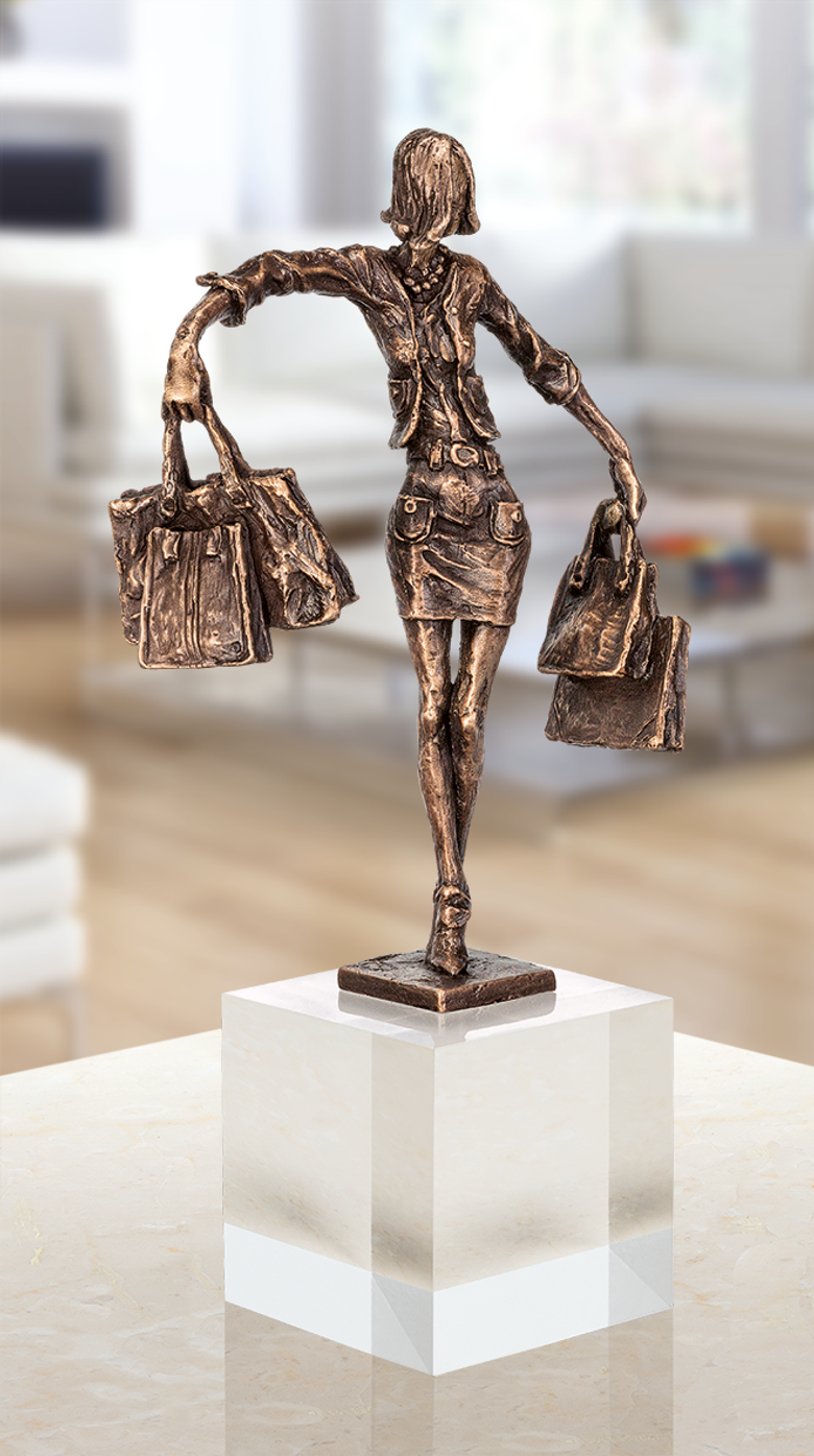 Bronzeskulptur-Balance-Einkäuferin