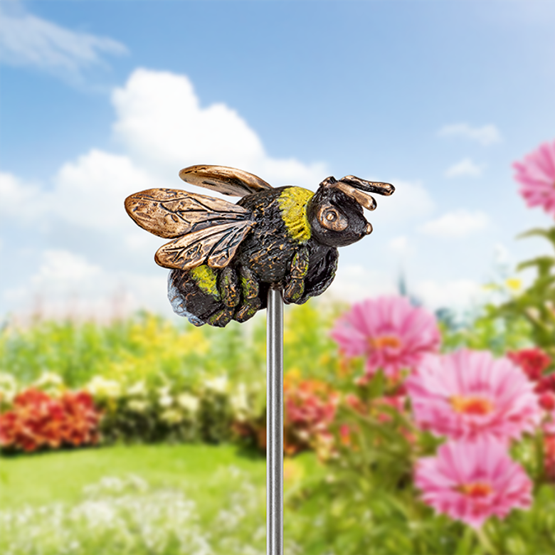 Bronzefigur «Pflanzenstecker Hummel» aus dem Atelier Strassacker