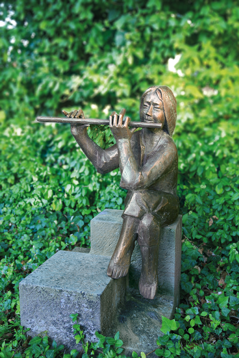 Bronzefigur Flötenspieler von Theophil Steinbrenner