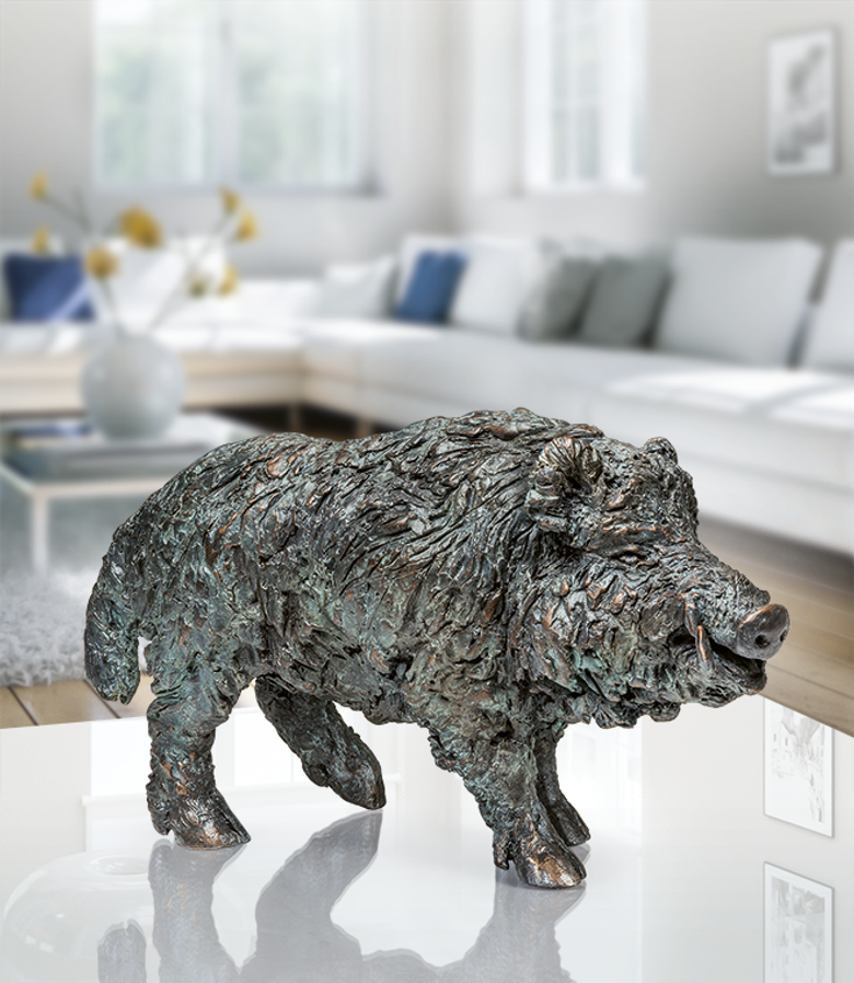 Bronzefigur »Keiler, stehend« von Gabriele Haslinger