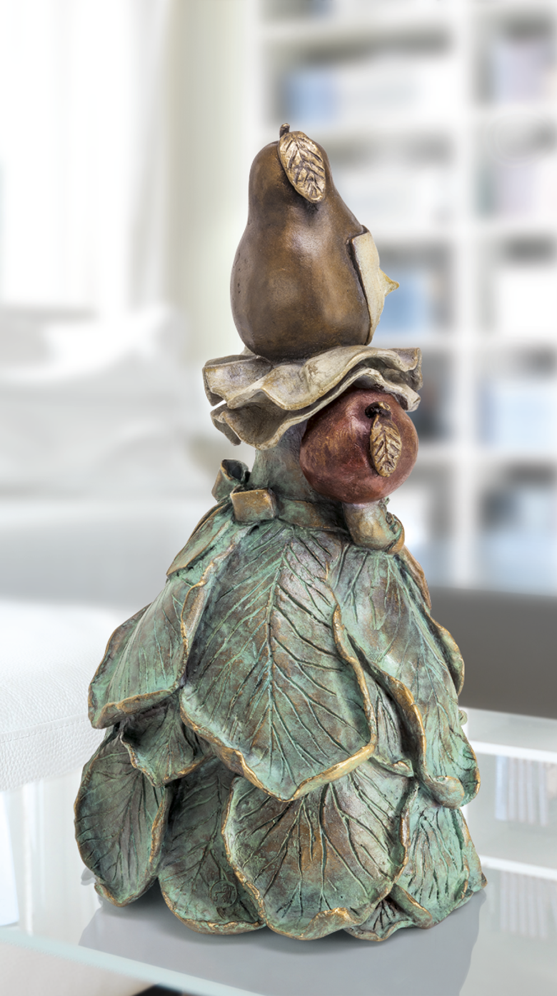 Bronzefigur La Menine Fruitée von Agnès Boulloche