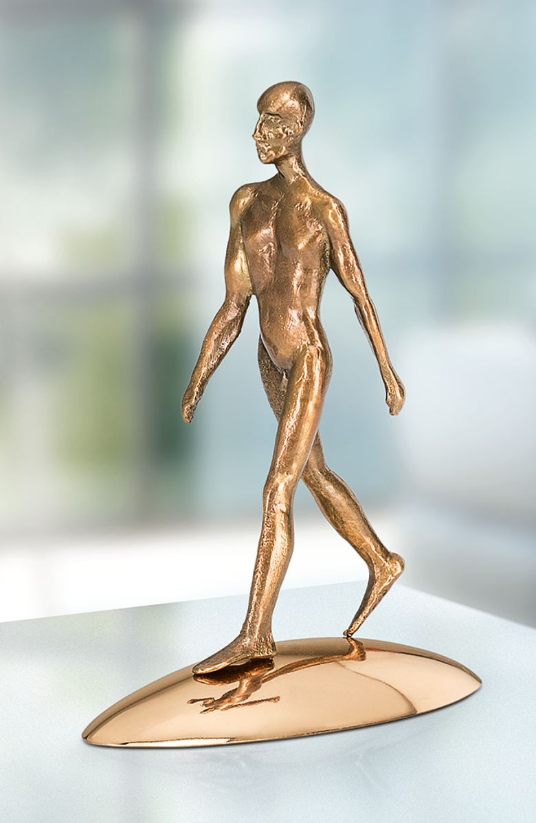 Bronzefigur Reflection of being (him) von Michal Trpák